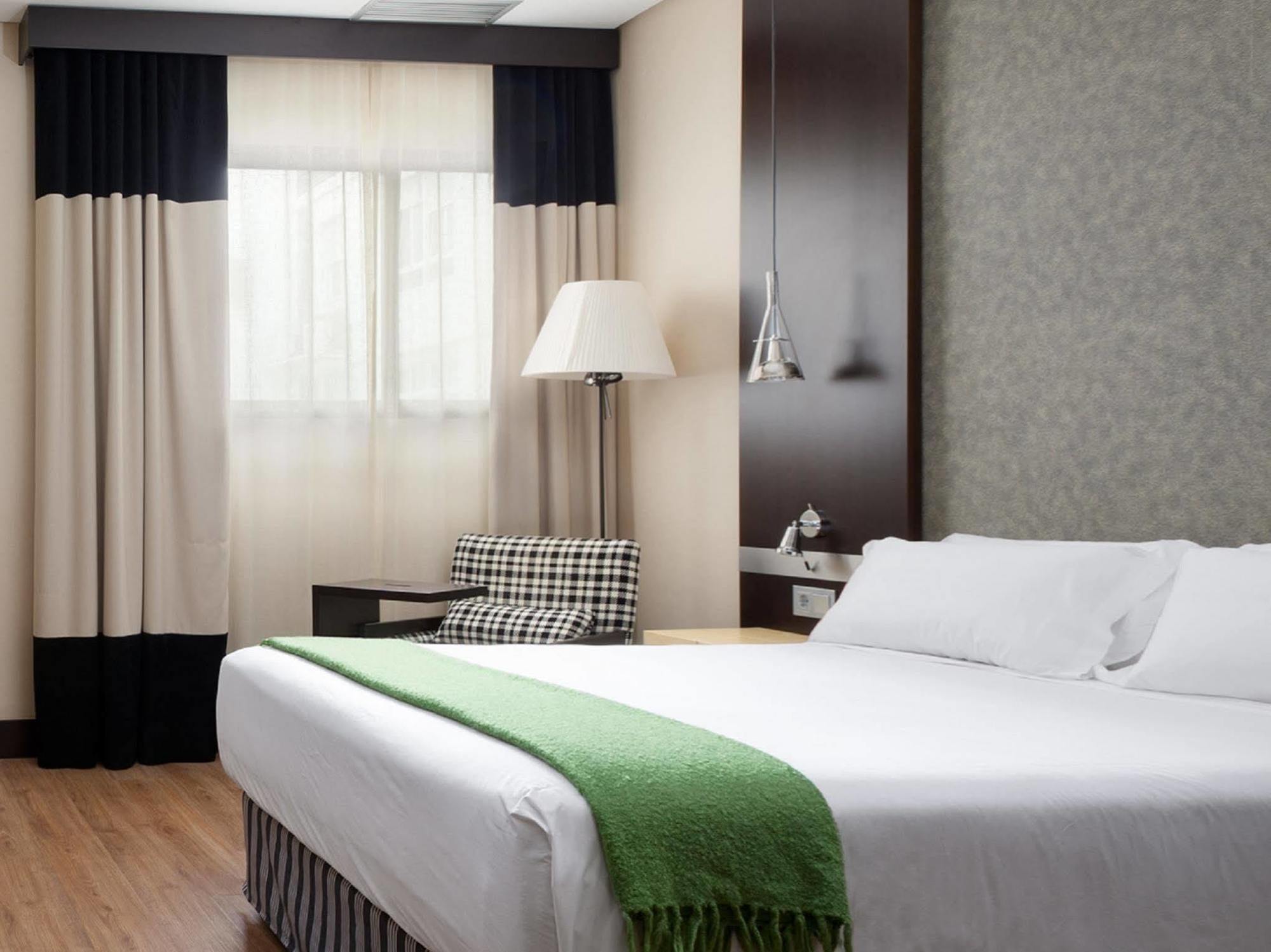 Hotel Nh Avenida Jerez Jerez de la Frontera Zewnętrze zdjęcie